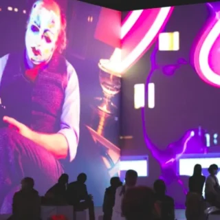 Samuel Fouracre presenta D.^^.$.®