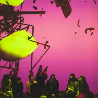 Theo Triantafyllidis presenta Velocity Holomatrix Warp 7